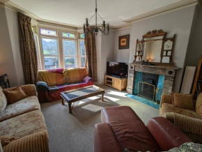 5 bed terraced family home Bristol + parking